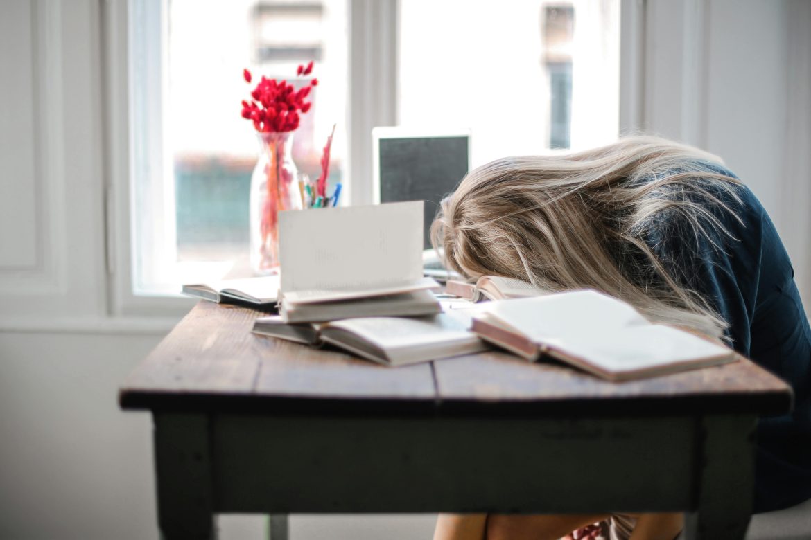 Feeling drained halfway through the year? Here’s how professionals can overcome mid-year burnout with simple, practical reset strategies to regain focus and momentum.